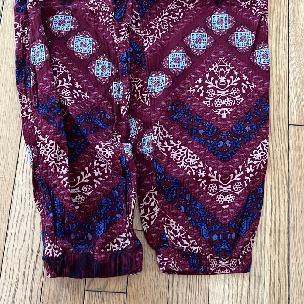 Patterned maroon pants - Picture 8 of 12
